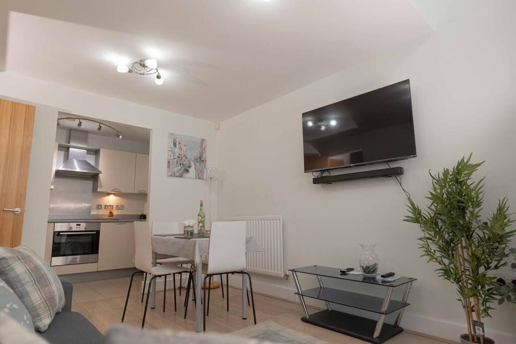 Beautiful 2 Bed In Central Birmingham: A Hidden Gem! Buitenkant foto